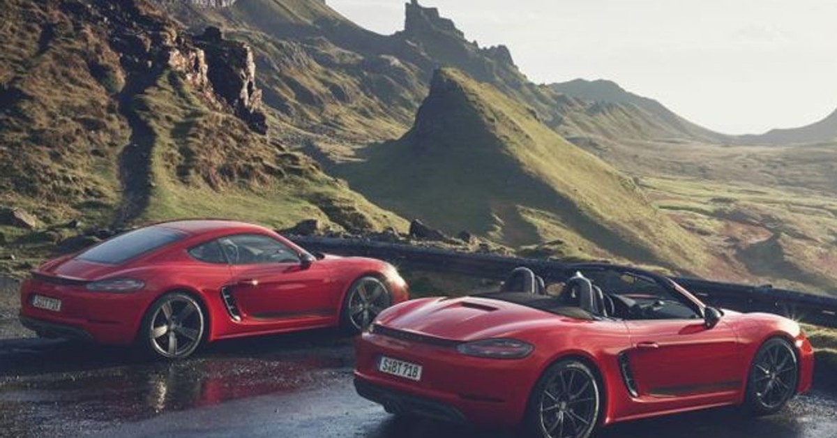 Porsche 718 Boxster T and 718 Cayman T are out in the open