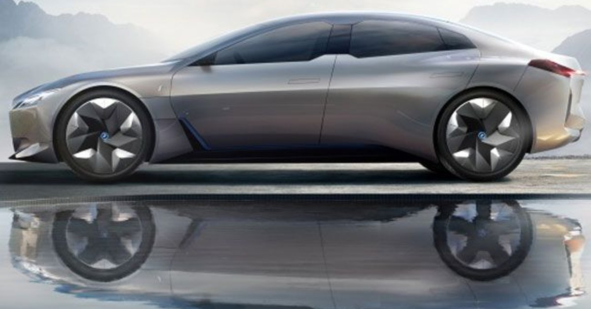 BMW plug-in hybrid supercar with 710 PS is in the making