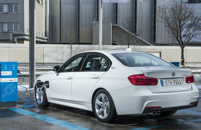 Electrified luxury is the theme for BMW at the upcoming Geneva Motor Show