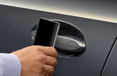 BMW’s digital key technology to work even if the phone’s dead