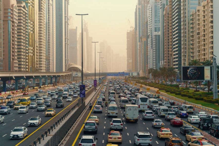 Dubai imposes traffic fines of up to AED 100,000