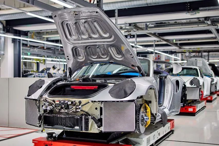 Porsche upgrades its main production plant in Zuffenhausen
