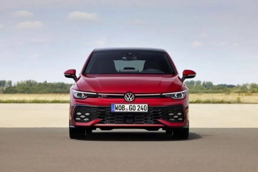 Volkswagen Unveils New Golf With Updated Styling And More Tech