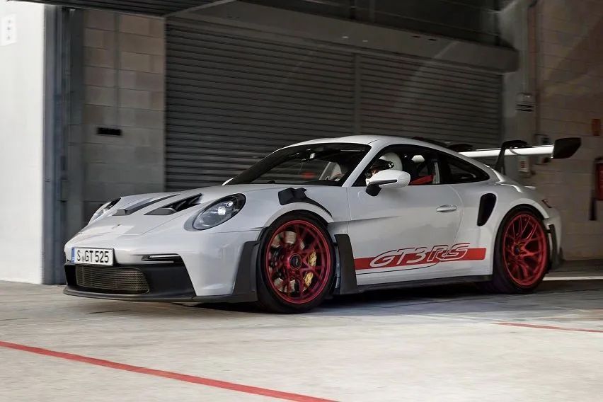 Porsche 911 GT3 RS earns coveted EVO COTY award