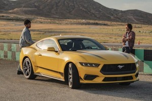 Ford set to expand the Mustang lineup; possibly adding 4-door model