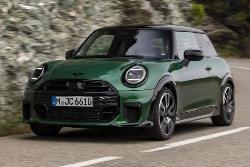 Meet the all-new MINI Cooper S in JCW trim