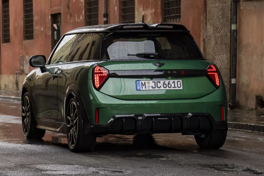 Meet the all-new MINI Cooper S in JCW trim