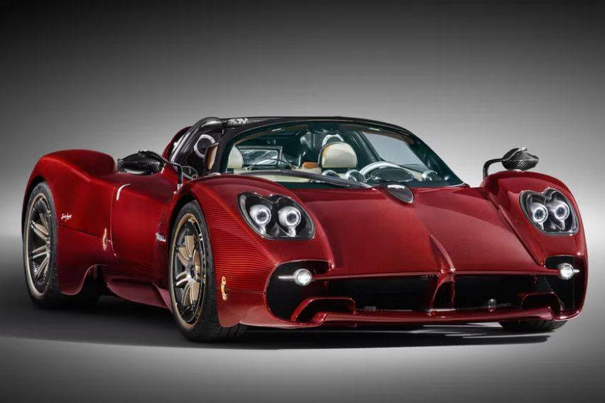 Pagani reveals Utopia Roadster; weighs equivalent to the coupe version