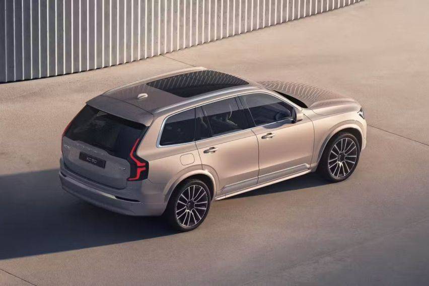 2025 Volvo XC90 debuts with advanced tech and new looks