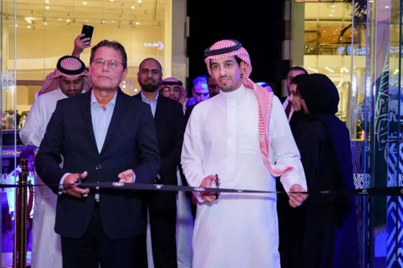 Wallan Trading opens new Renault showroom in Jeddah