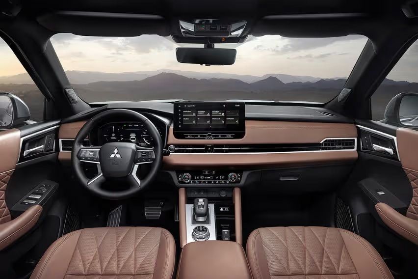 2025 Mitsubishi Outlander PHEV cabin