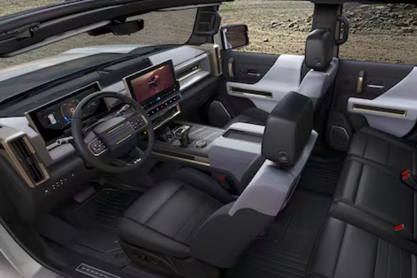  2025 GMC Hummer EV cABIN