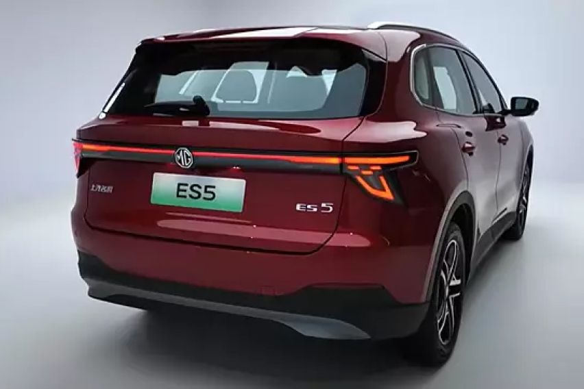 2025 MG ES5 rear view