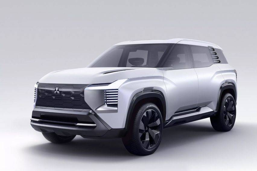 Mitsubishi introduces new 7-seater SUV Concept, the DST