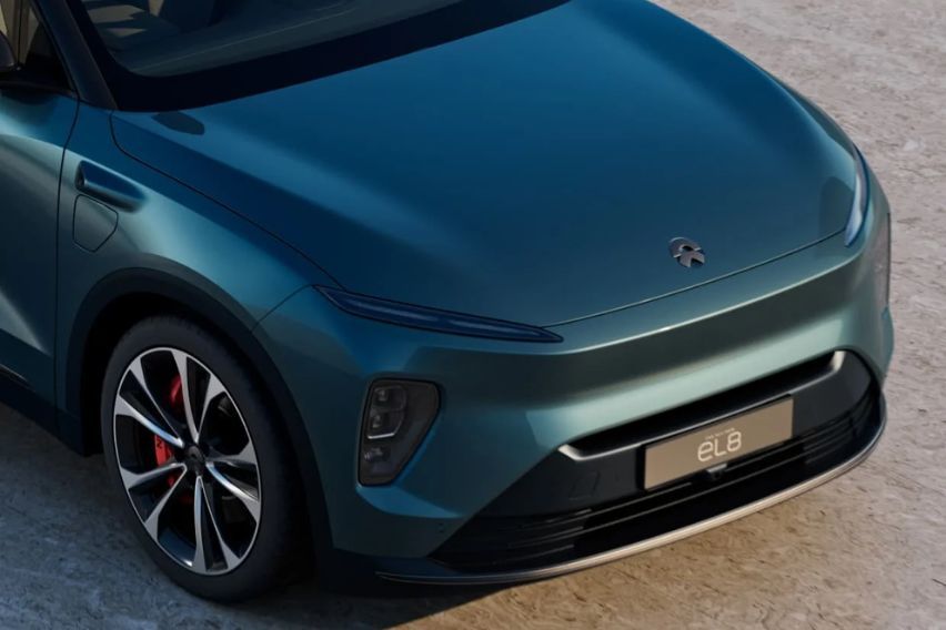 NIO EL8 front view