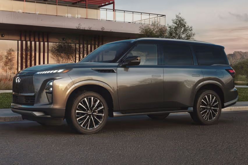 2025 Infiniti QX80 front view