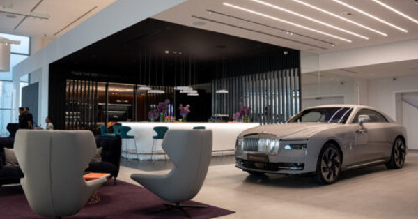 How Rolls Royce Designs Bespoke Interiors: Ultimate Luxury Unveiled