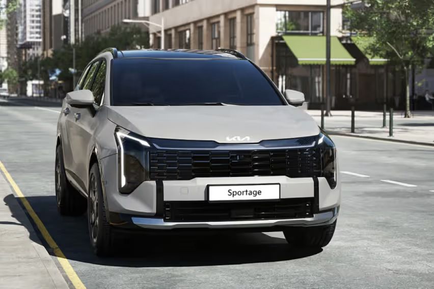 2025 Kia Sportage  front view