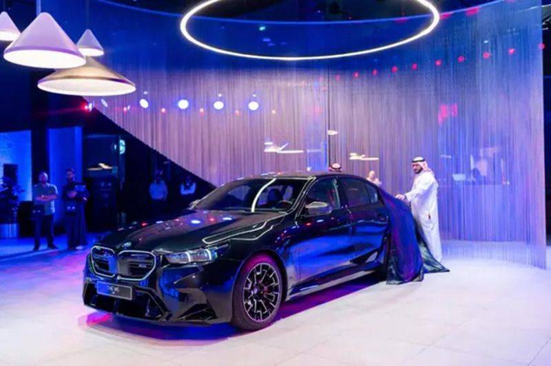 Mohamed Yousuf Naghi Motors Unveils High-Performance BMW M5 Hybrid 