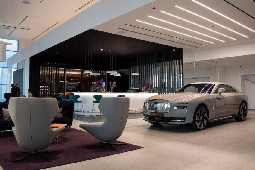 Abu Dhabi Rolls Royce Motor Cars Open Up New Luxury Showroom 