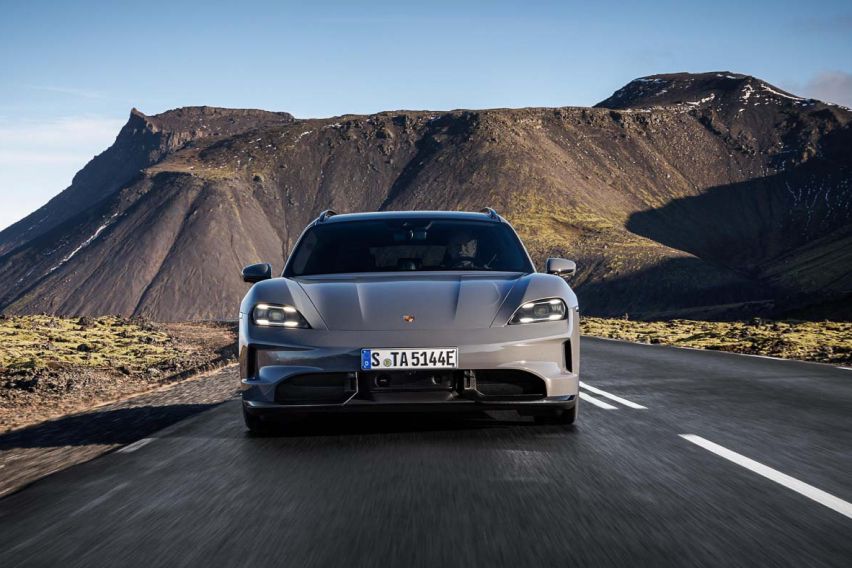 New Porsche Taycan GTS Sport Turismo