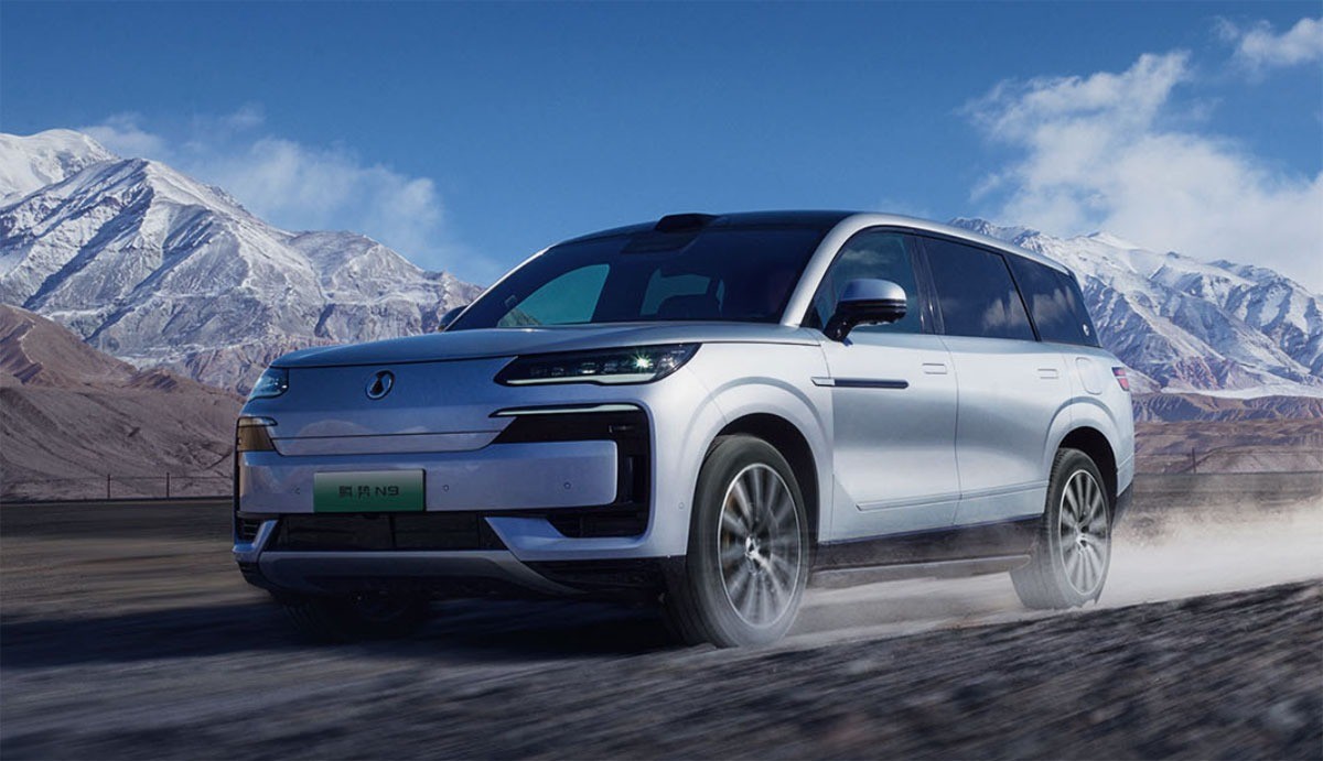 BYD Denza N9 Exterior