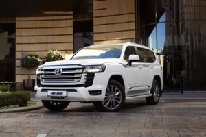 Top 10 SUVs Ruling UAE Roads in 2025: From Luxury Icons to Desert Beasts