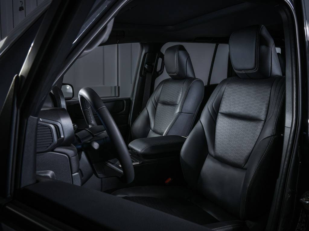 Land Cruiser Prado AT37 Interior