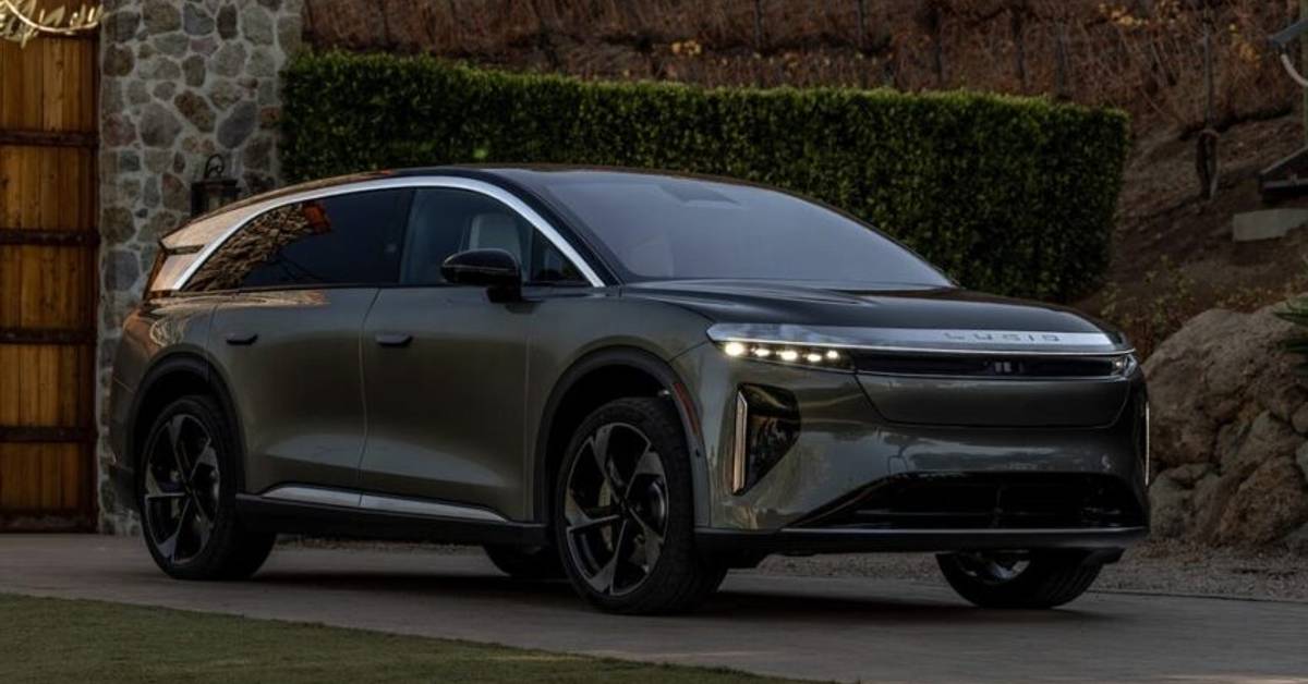 Lucid Gravity Arrives in the UAE: A Bold Step Forward for Luxury Electric SUVs Lucid Gravity Arrives in the UAE: A Bold Step Forward for Luxury Electric SUVs