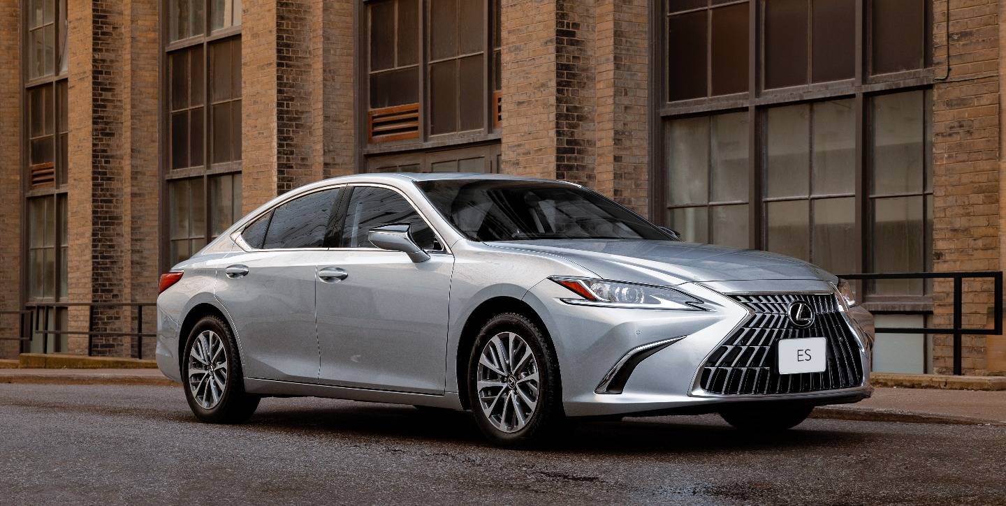 Lexus ES Exterior