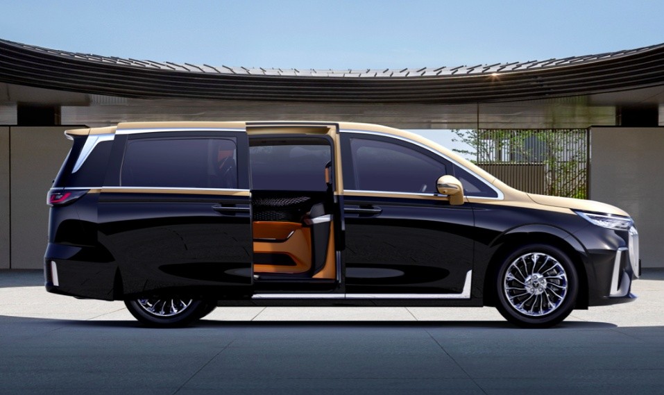 Voyah Dream Side View