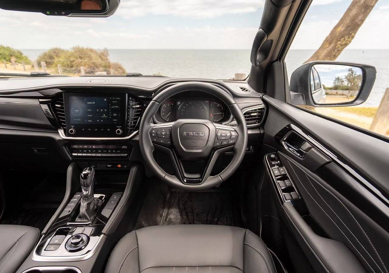 2025 Isuzu MU-X LS-T Interior