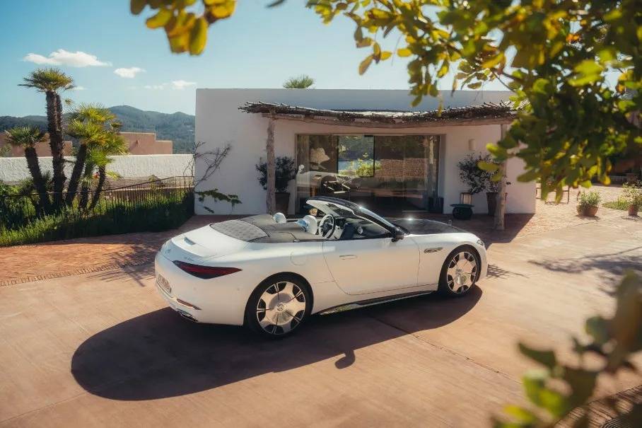 Mercedes Maybach SL 680 Rear Top View