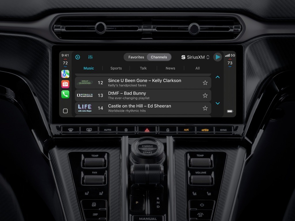 Apple CarPlay Ultra with Aston Martin