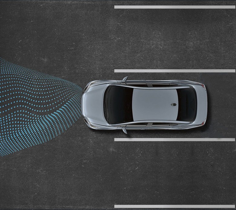 Nissan Sunny Forward Collision Warning