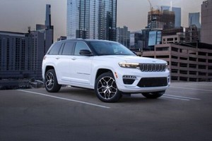2026 Jeep Cherokee Revealed in First Teaser – Will Feature a New Hybrid Powertrain