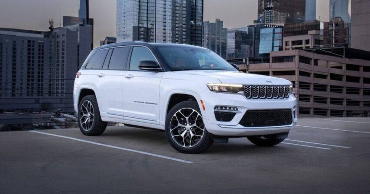 2026 Jeep Cherokee Revealed in First Teaser – Will Feature a New Hybrid Powertrain 2026 Jeep Cherokee Revealed in First Teaser – Will Feature a New Hybrid Powertrain