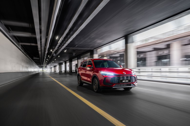 MG ZS 2025 - Front Right View