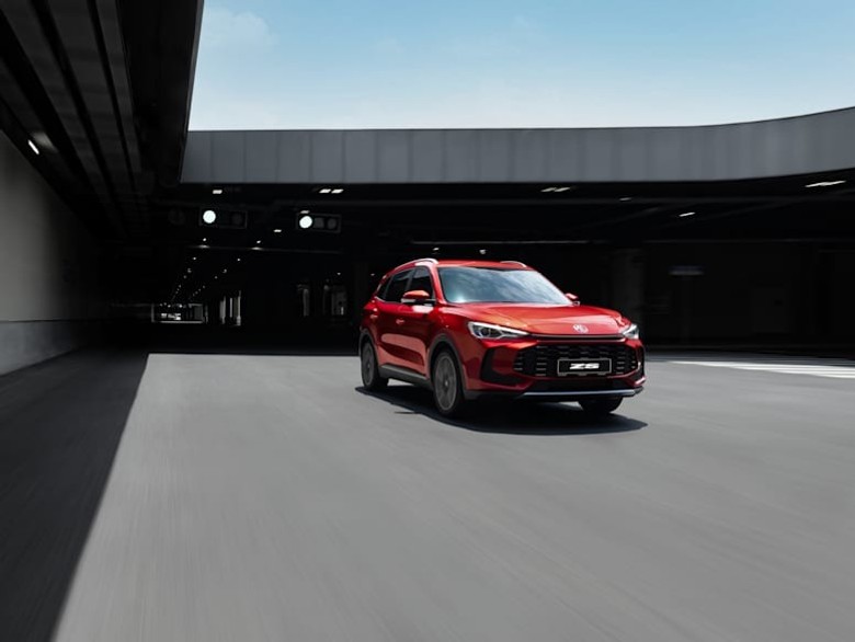 MG ZS 2025 Front Right View