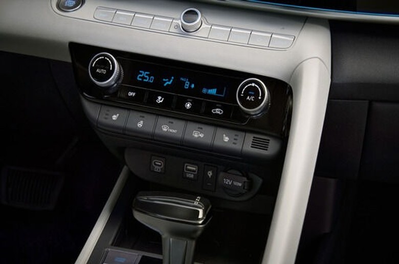 Hyundai Elantra AC