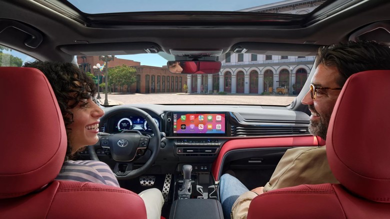 Toyota Camry 2025 Center View