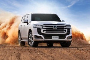 2025 Toyota Land Cruiser Hybrid Debuts in UAE as Region‑First Launch