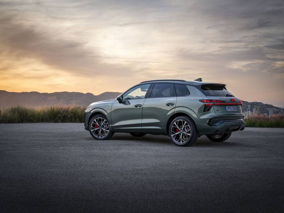Audi Q3 Rear side View