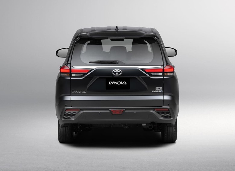 Toyota Innova 2025 Rear