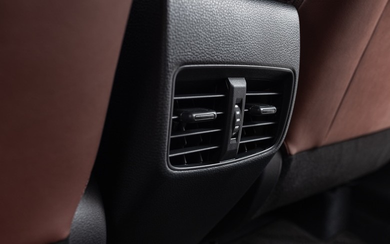 Toyota Corolla Cross 2025 Rear AC Vent