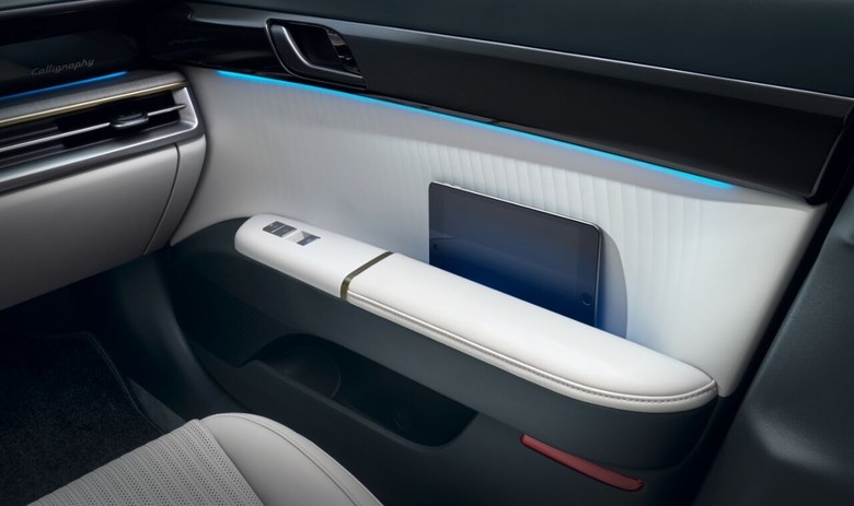 Hyundai Azera 2025 Storage Space