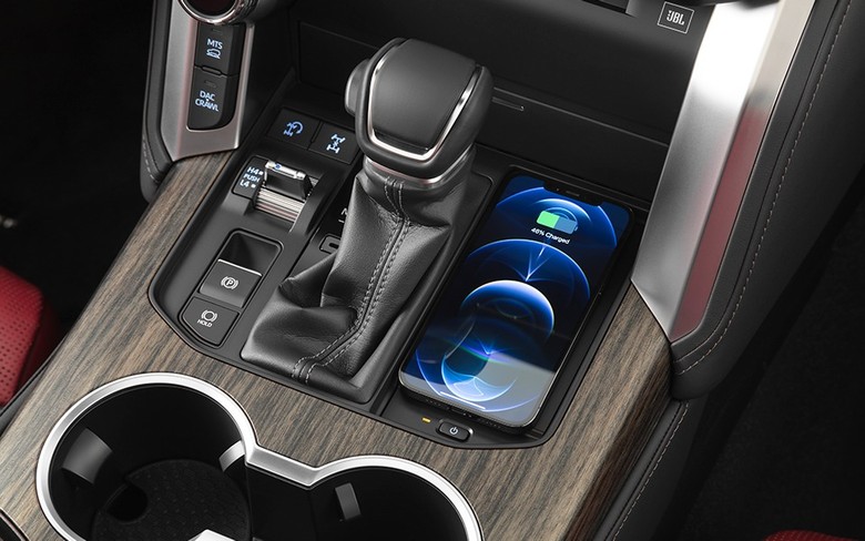 Toyota Land Cruiser Wireless Charger