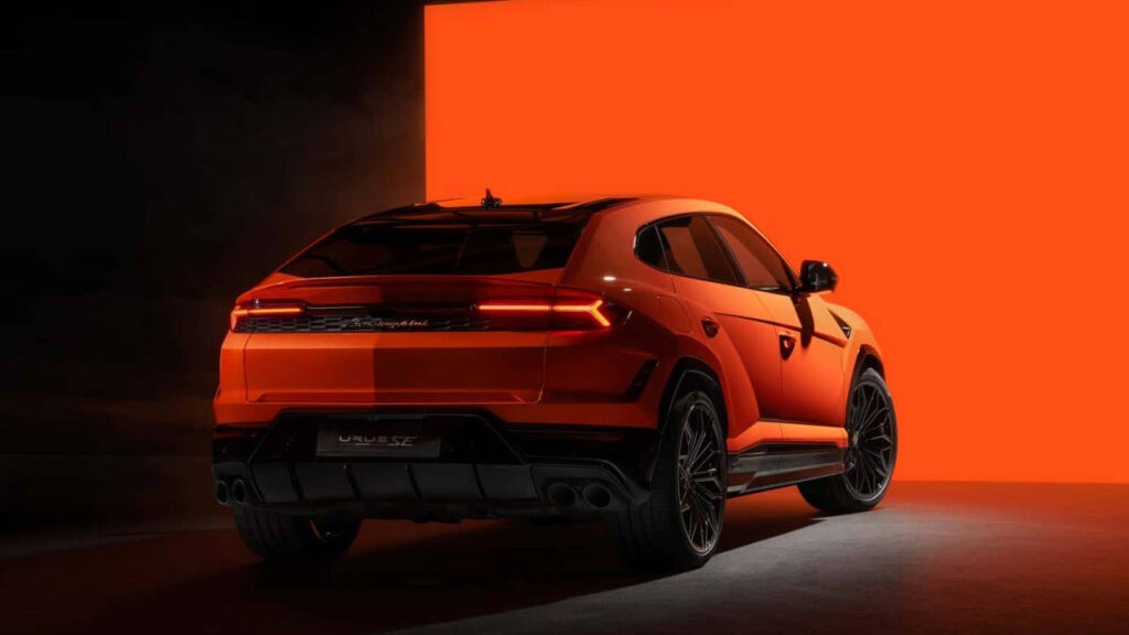 Lamborghini's Urus Rear View
