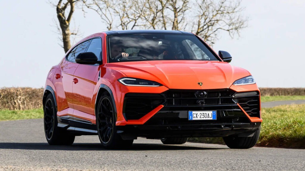 Lamborghini's Urus Front