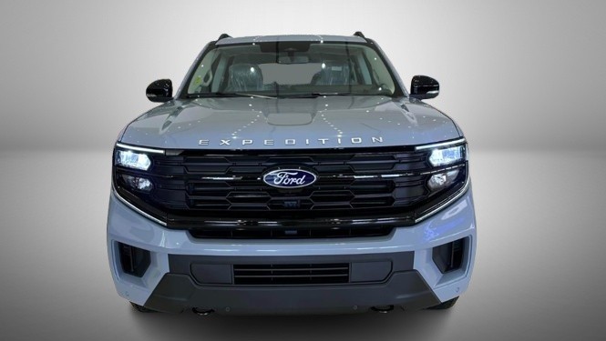 2026 Ford Expedition Front